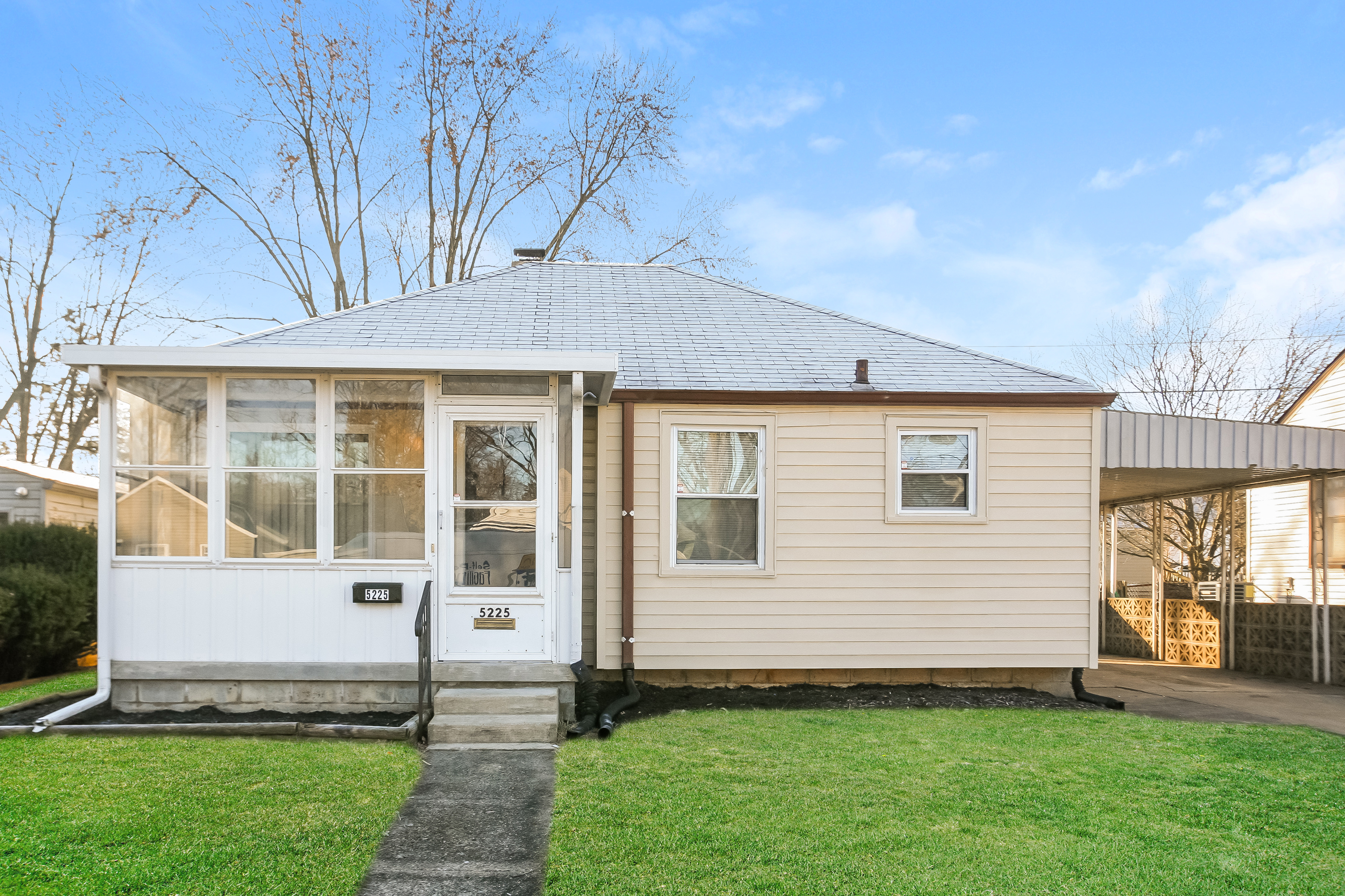5225 E 20Th Pl Indianapolis, IN 46218